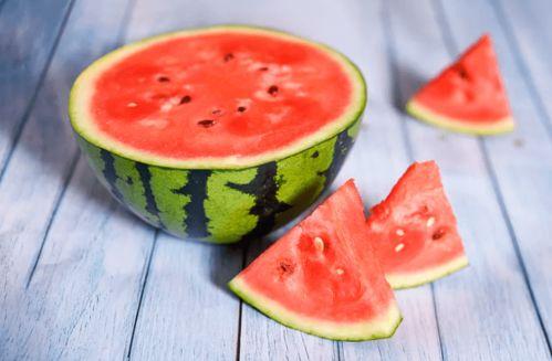 合理吃瓜的方式,如何科学、文明地享受夏日清凉