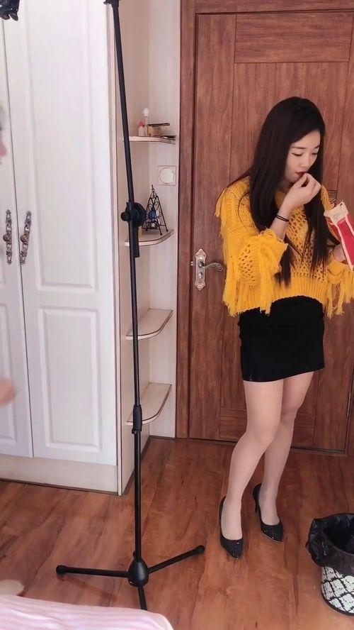 美女吃瓜吃货主播视频下载